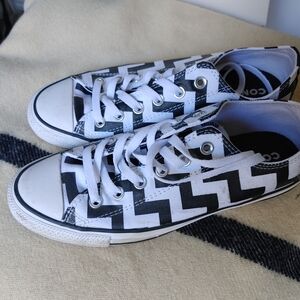Converse Monochrome Zigzag Sneakers